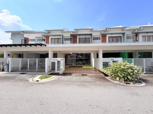 MODEN DESIGN LAMAN MAWAR KOTA SERIEMAS Double Storey Facing Side House 1