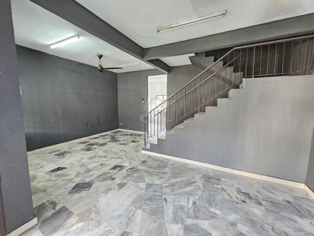 5ROOM 22X70 Landed Teres House Taman Putra Permai NEAR MRT Equine Park 1