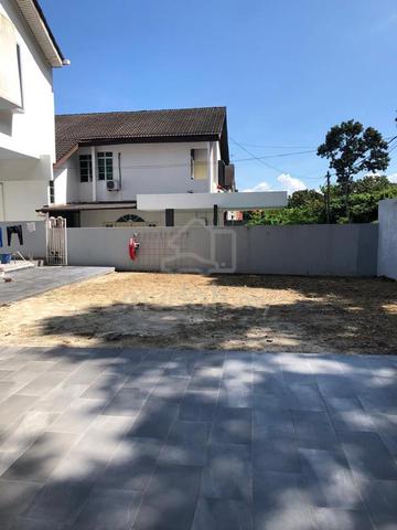 Bungalow , minden height , 5900sf , corner unit 1