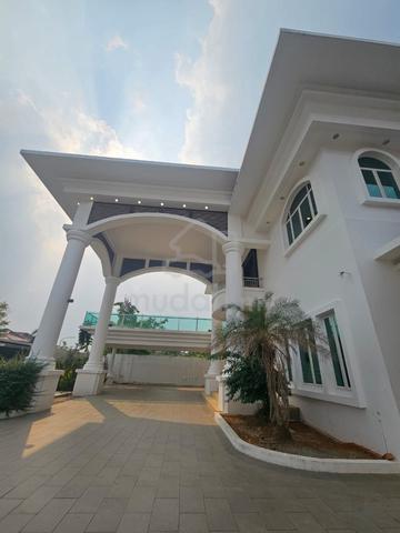 An Exclusive Bungalow Residence @ Kuching — For Rent 1