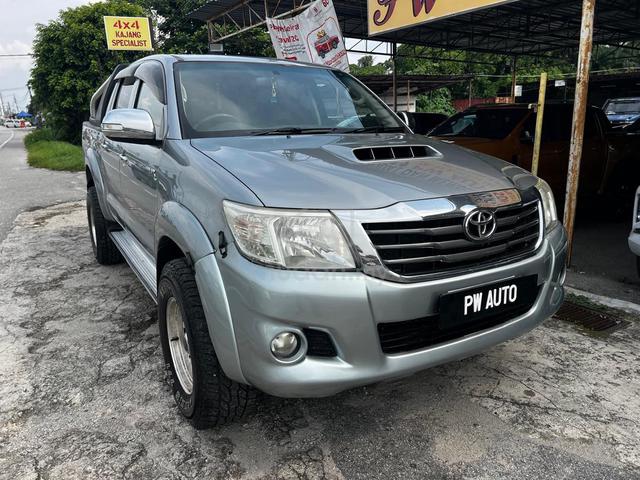 Toyota HILUX 2.5(A)VIGO D/C G VNT 4spd 4X4 pickups - 4
