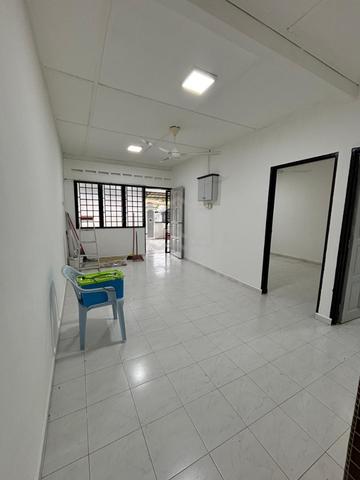End Lot v 10ft land Taman Universiti Jalan Pertanian Single Storey 4