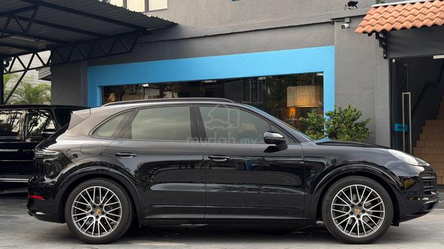 2022 Porsche CAYENNE CKD - Local Porsche Malaysia - 3