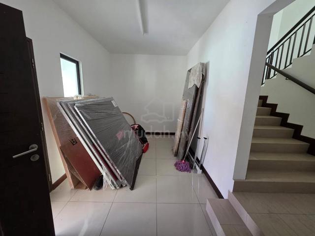 Nusa Idaman 2.5 Storey Semi D 1
