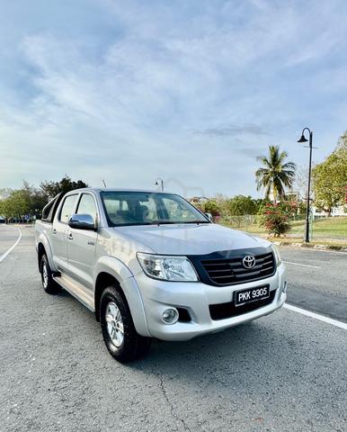 2012 Toyota HILUX 2.5 G (A) - 1