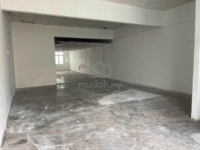 Facing Main Road Taman Tas 1st Floor Shoplot 1