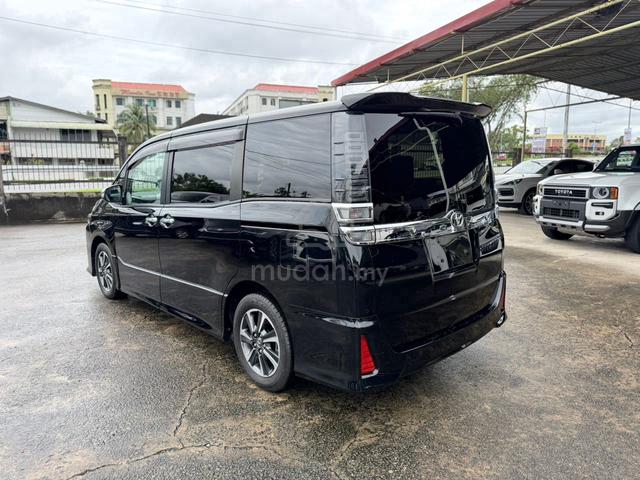 2021 Toyota VOXY 2.0 ZS KIRAMEKI III (A) - 3