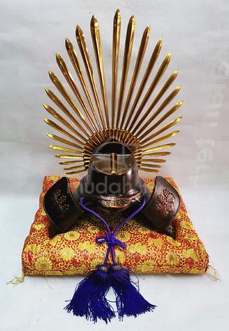 秀山　花瓶　Japan Vintage samurai Japanese Vintage Samurai Helmet -Hideyoshi Kabuto with a