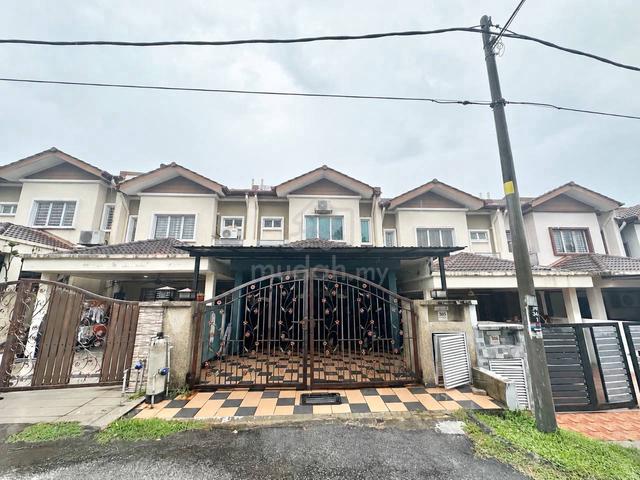 RENOVATED ‼️ Double Storey Terrace, Seksyen 3 Puncak Saujana Kajang 1