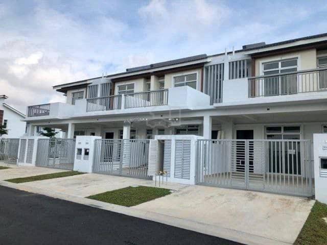 Meridin east 2 storey terrace house 4 bedroom 3 bathroom Pasir Gudang 1