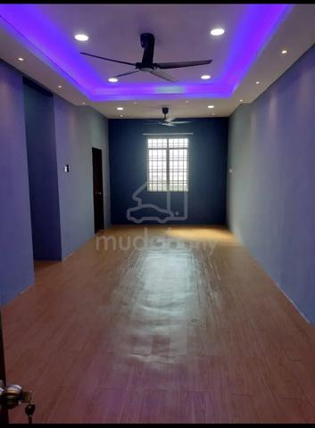 Flat Taman Perling 1