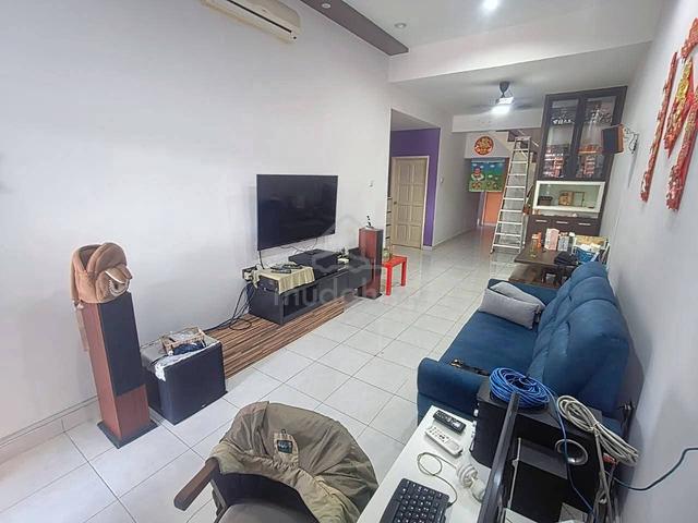 Jalan Seri Austin Single storey house with mezzanine floor 1