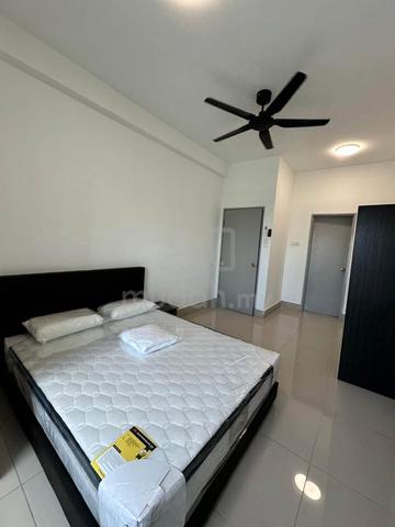 Razak city room for rent 5 Min walking distance to lrt salak selatan! 1