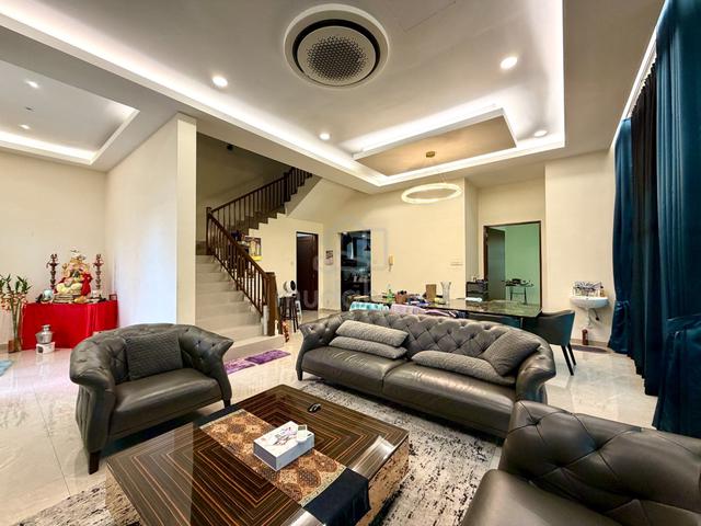 Bandar Tun Hussein Onn Lake Valley Avenue 4 3 Storey Semi-D For Sale 1