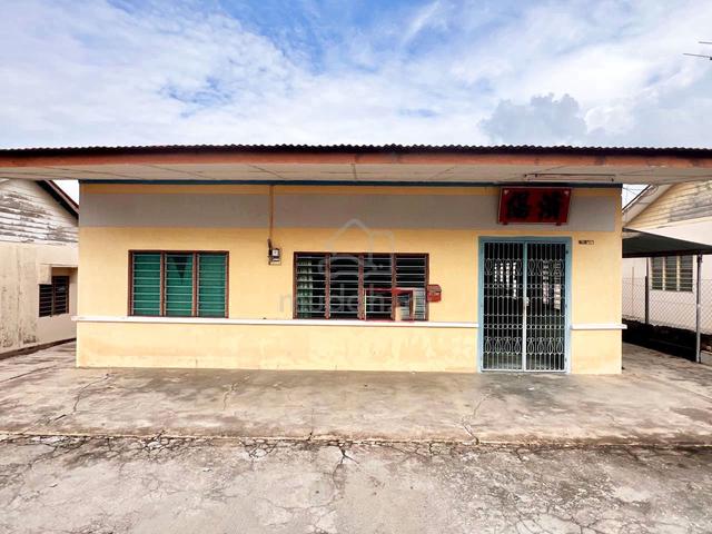 Bungalow House at Malim Nawar Kampar 1