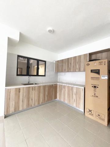 Arena Residences 2 @ Warisan Puteri 1