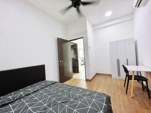 Landmark Residence 1 Queen bed room for rent 1