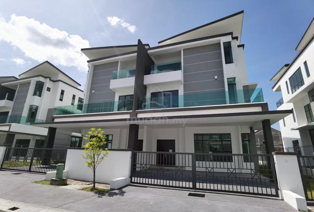 Saujana Heights 3sty Semi D For sale 1