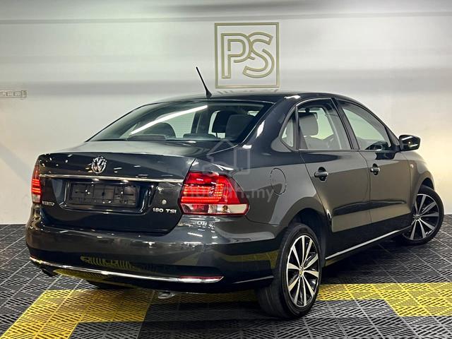 2017 Volkswagen VENTO 1.2 TSI HIGHLINE SEDAN (A) - 4