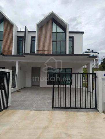 10ft EndLot 30x80 | Facing Garden | 2 Storey House Nilai Impian 1