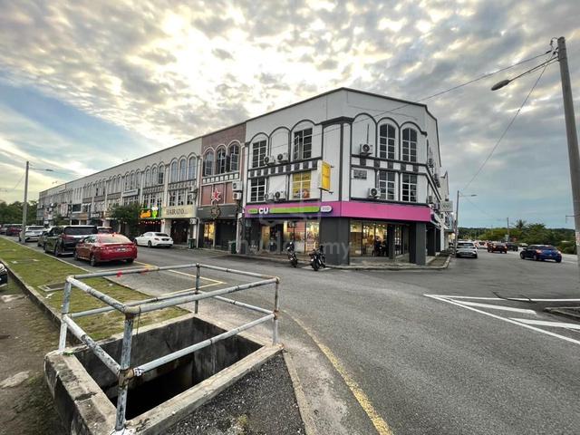 Pekan Baru River Front 2 story shoplot for rent 1