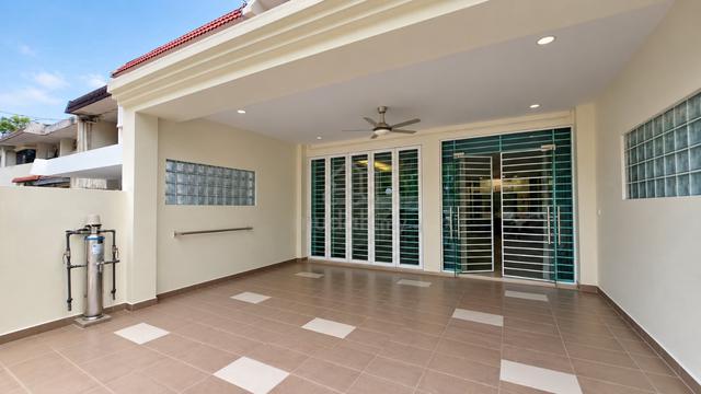 Move-In Ready 2-Storey Terrace & Fully Renovated & Extended 1