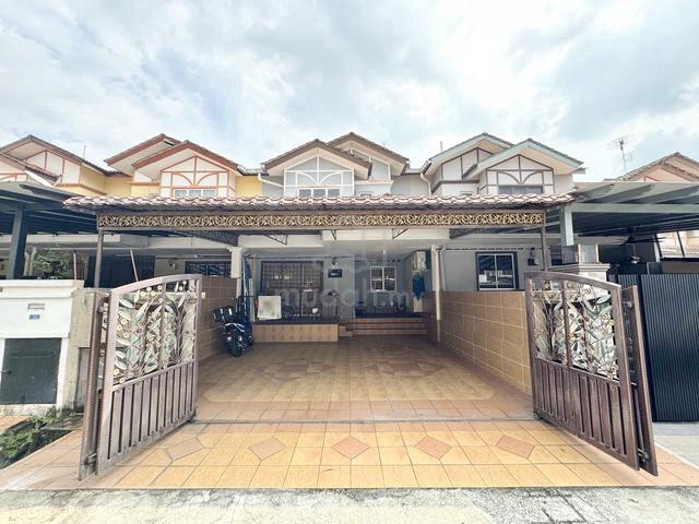 FREEHOLD RENOVATED 2 Storey Terrace Taman Universiti, Bangi 1