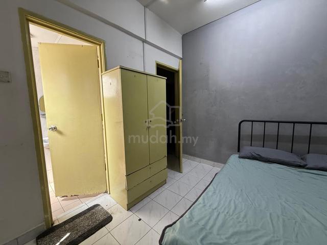 3 Room Available now Brunsfiled Riverview SS13 Shah Alam 1