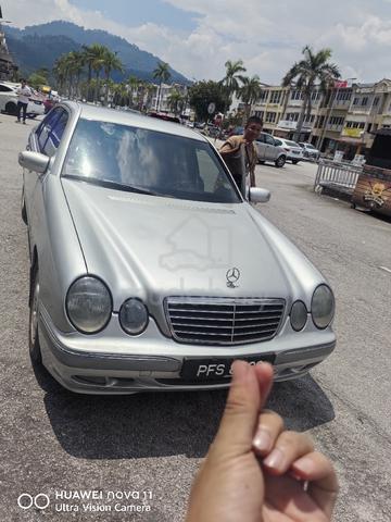 2000 Mercedes Benz E-CLASS 2.4 240 ELEGANCE (CBU) - 1