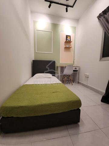 6 Mins to LRT USJ 21 | Female Room | Fully Furnished 1