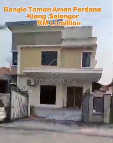 BUNGALOW WITH INDOOR SWIMMING POOL in TAMAN AMAN PERDANA 1