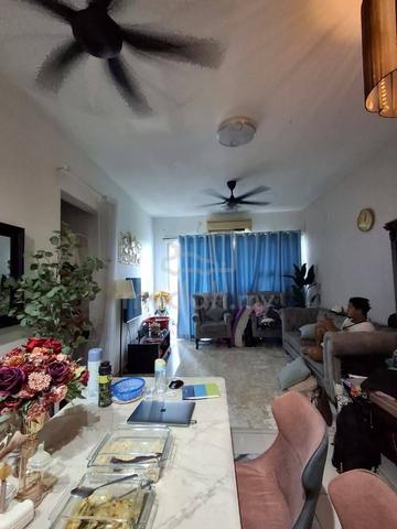 D'Rich Executive Suites 1