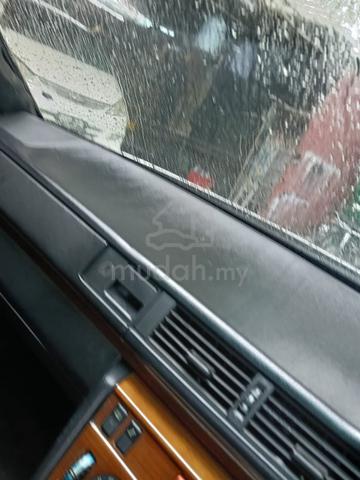 Mercedes Benz 230E 36yr vintage 9k new engine - 2