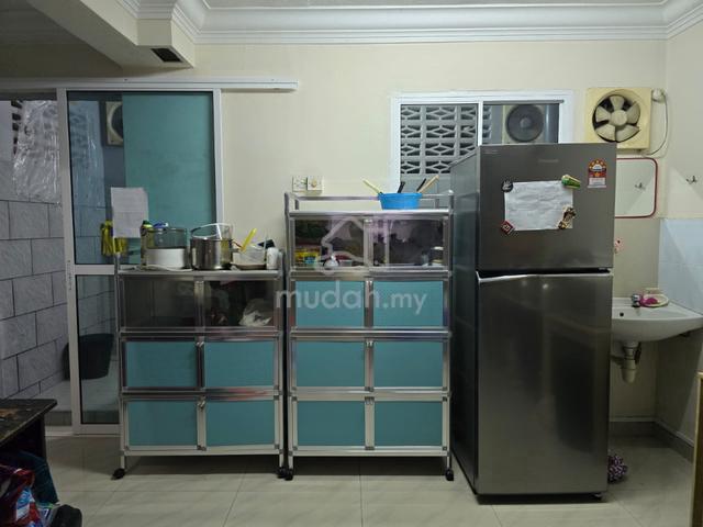 small room available 1