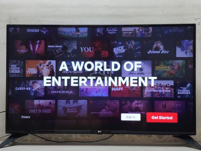LG 49" Smart 4K ultra HD LED TV good condition  - photo 2 of 6