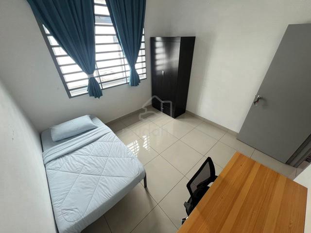 Taman Saujana Kluang Fully Furnished Room For Rent 1