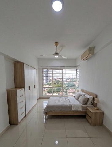Tiara Mutiara 1 - Master Bedroom with Private Bathroom 1