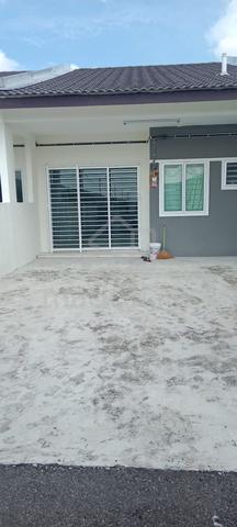 [Rumah Teres Untuk Disewa]
Taman Lagenda Teluk Intan 1
