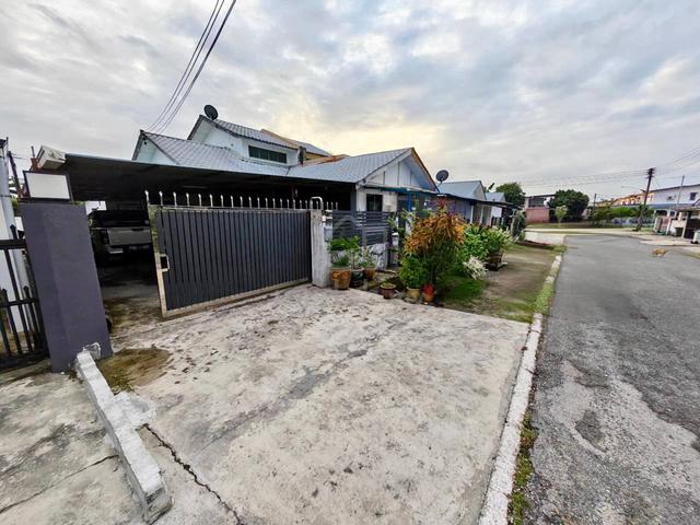 Single Storey Terrace Corner House for Sale at Taman Tunku Miri 1
