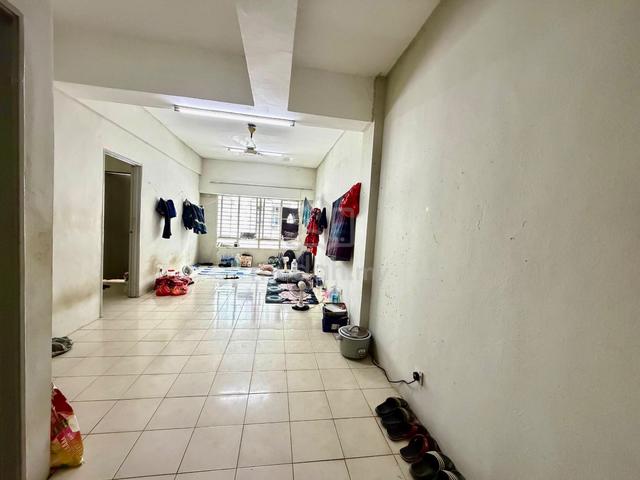 Dataran Otomobil Apartment 1
