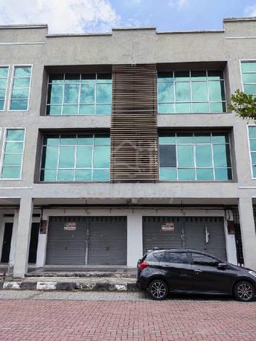 4 Unit Adjoining, Manjung Point 3 Storey Shop 1
