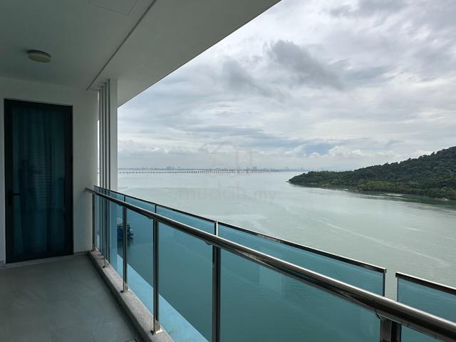 Queens Residences Q1 @ Queens Waterfront 1