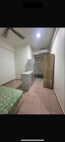 Master room for rent - Api-Api Centre 1