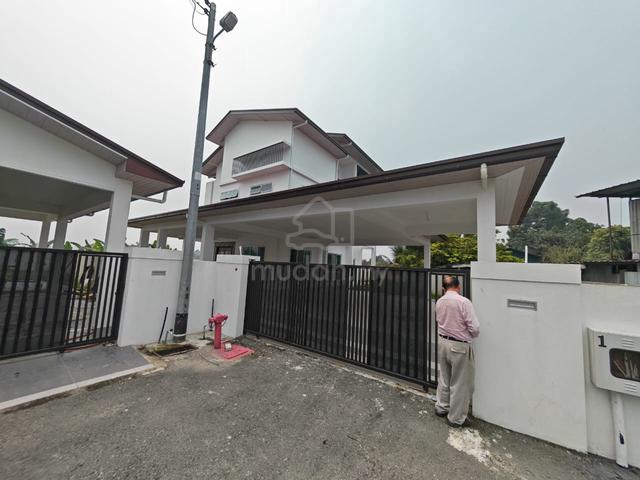 3 storey Detached House semaba for sale 1