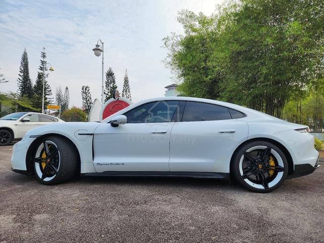 Porsche TAYCAN TURBO S UK Full Spec - 3