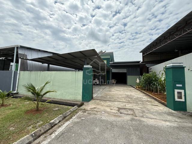 Semi-D Warehouse, RH Industrial Park, 9½ Mile Jalan Penrissen Road 1