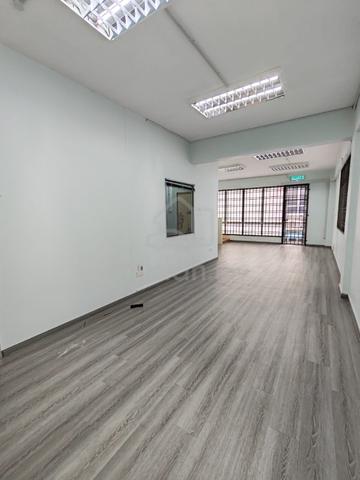 Mount Austin Shoplot Facing Main Road For Rent 5