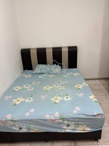 Queen size mattress, ceiling fan, reading table, dressing cabinet 1