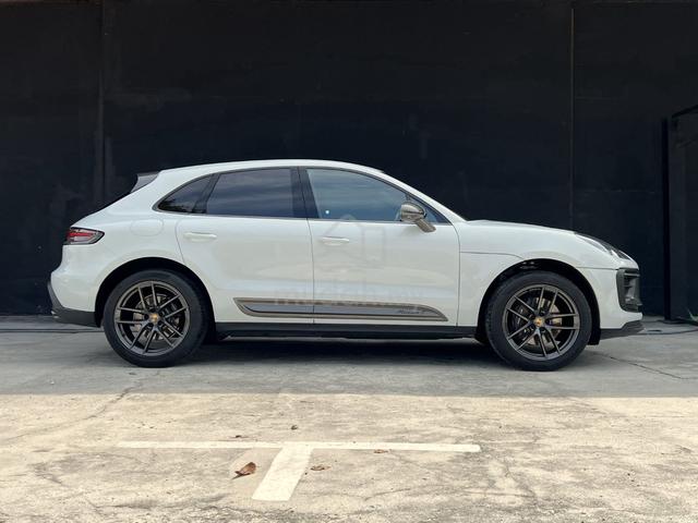 YR 2023 Porsche MACAN T 2.0 SPORT CHRONO - 5