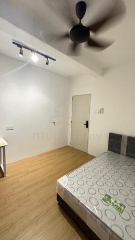 Big Middle Room for Rent @ Batu Lancang/Jelutong 4
